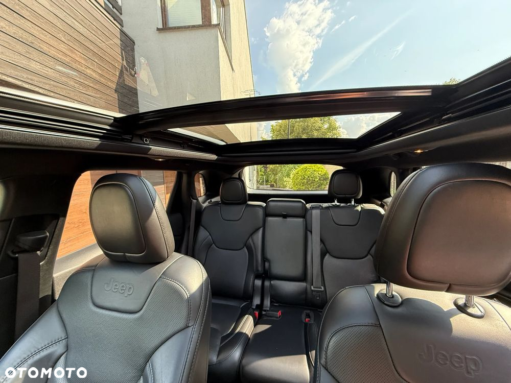 Jeep Cherokee - 14