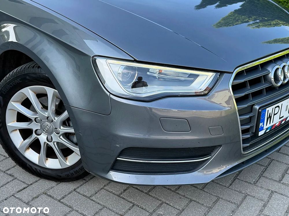 Audi A3 Sportback 1.6 TDI S line Sportpaket - 28