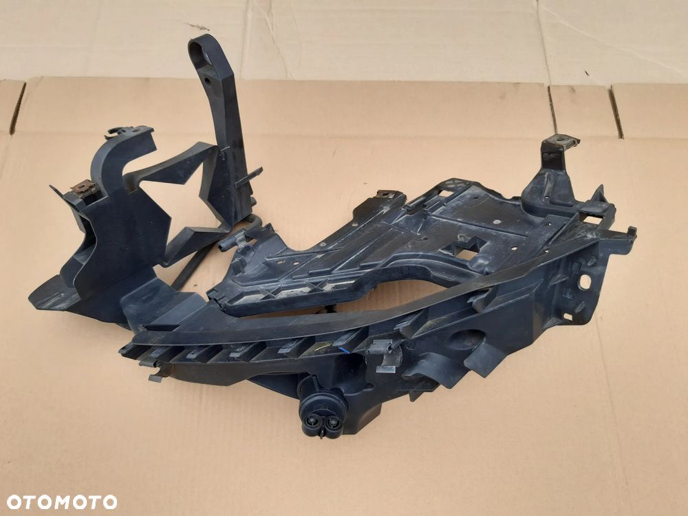 AUDI A4 B8 ŚLIZG MOCOWANIE LAMPY LEWY PRZÓD 8K0805607L