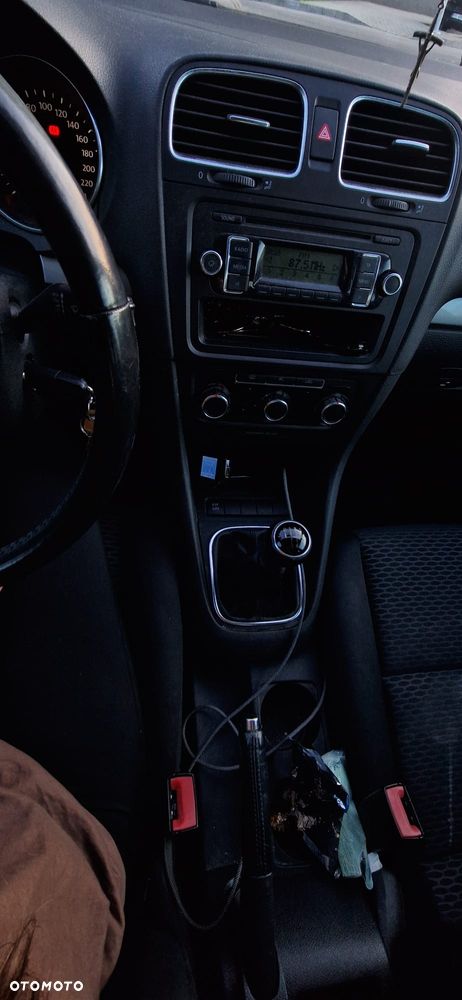Volkswagen Golf - 6