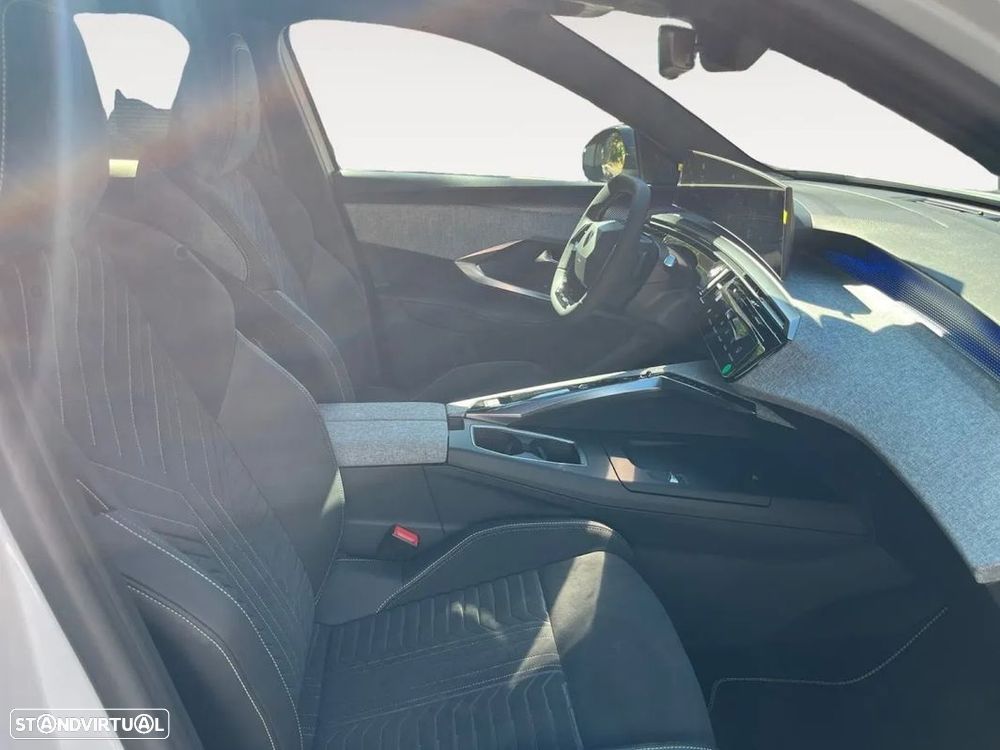 Peugeot E-3008 73 kWh GT - 14