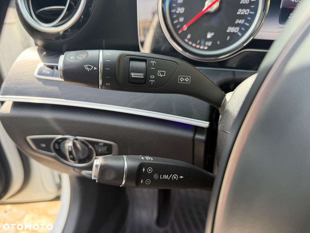 Mercedes-Benz Klasa E 220 d 4Matic All-Terrain 9G-TRONIC Exclusive - 25