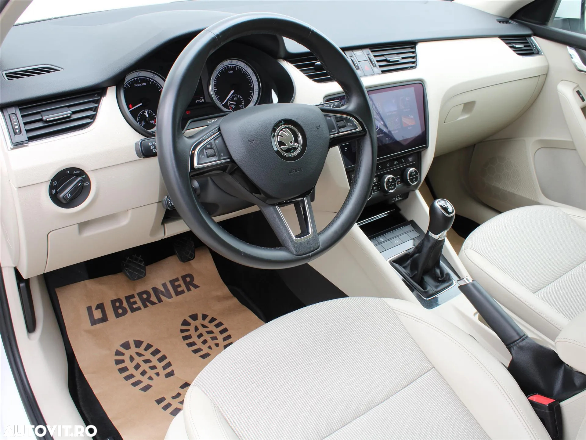 Skoda Octavia Combi 1.5 TSI ACT Style - 20