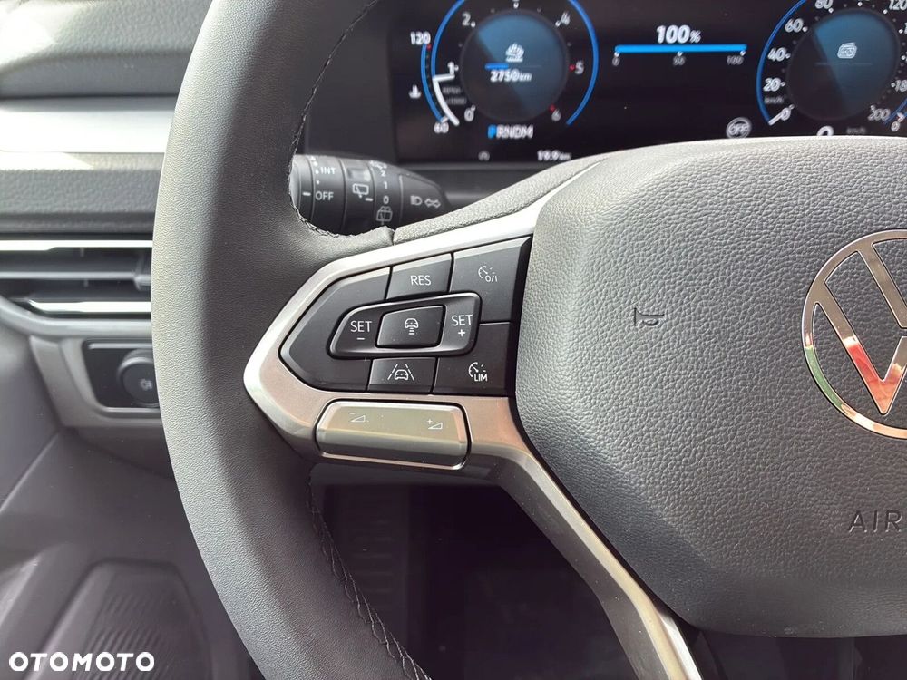 Volkswagen Caravelle - 23