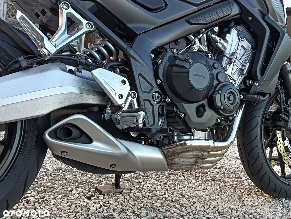 Honda CB - 32