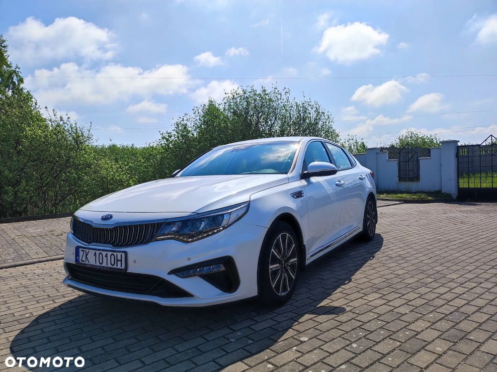 Kia Optima 2.0 L - 16