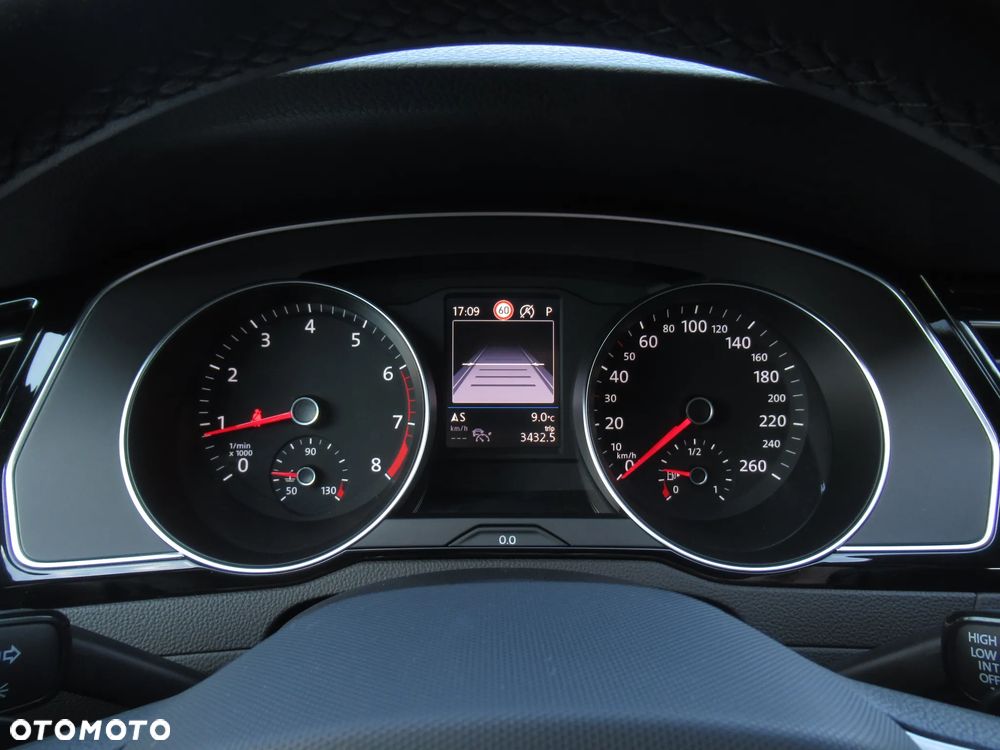 Volkswagen Passat 2.0 TSI Business DSG - 26