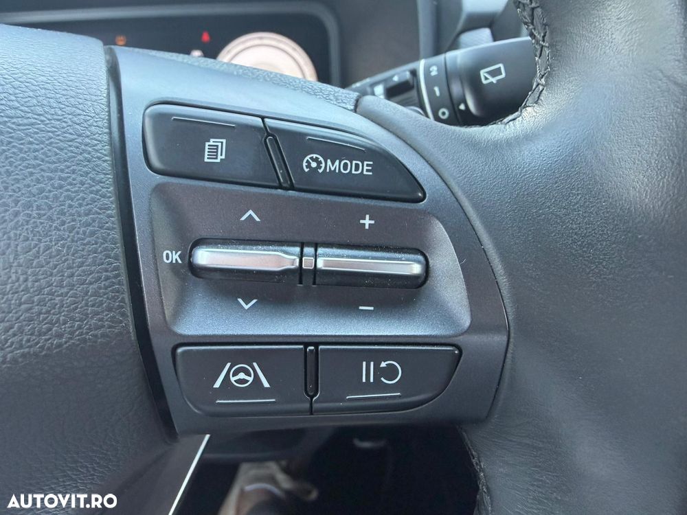 Hyundai KONA Select - 25