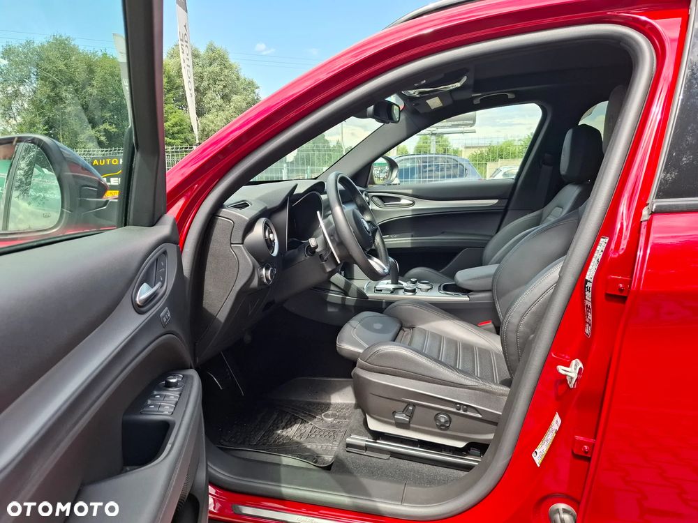 Alfa Romeo Stelvio 2.0 Turbo Veloce Q4 - 12