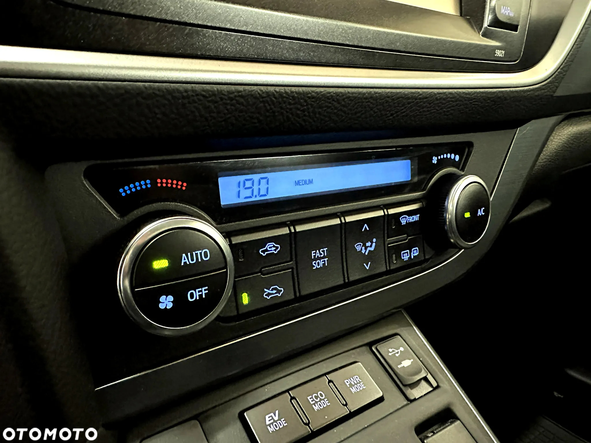 Toyota Auris Hybrid 135 Premium - 20