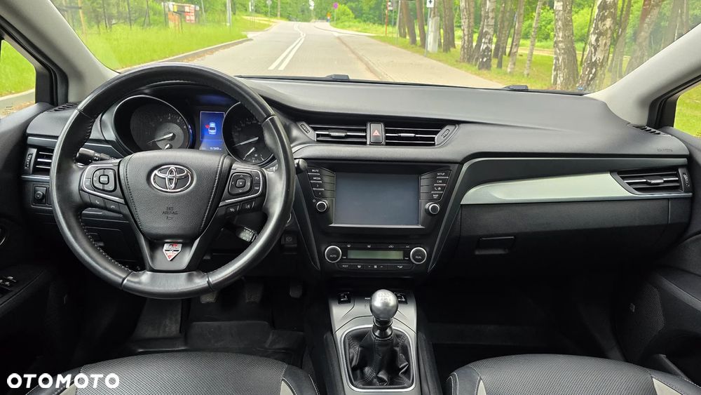 Toyota Avensis 1.8 Premium - 16