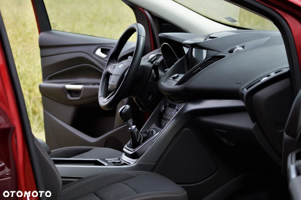 Ford Kuga - 25