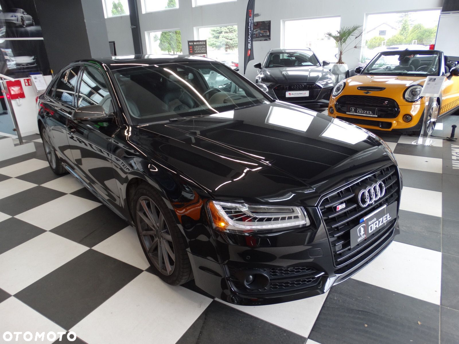 Audi S8 - 2