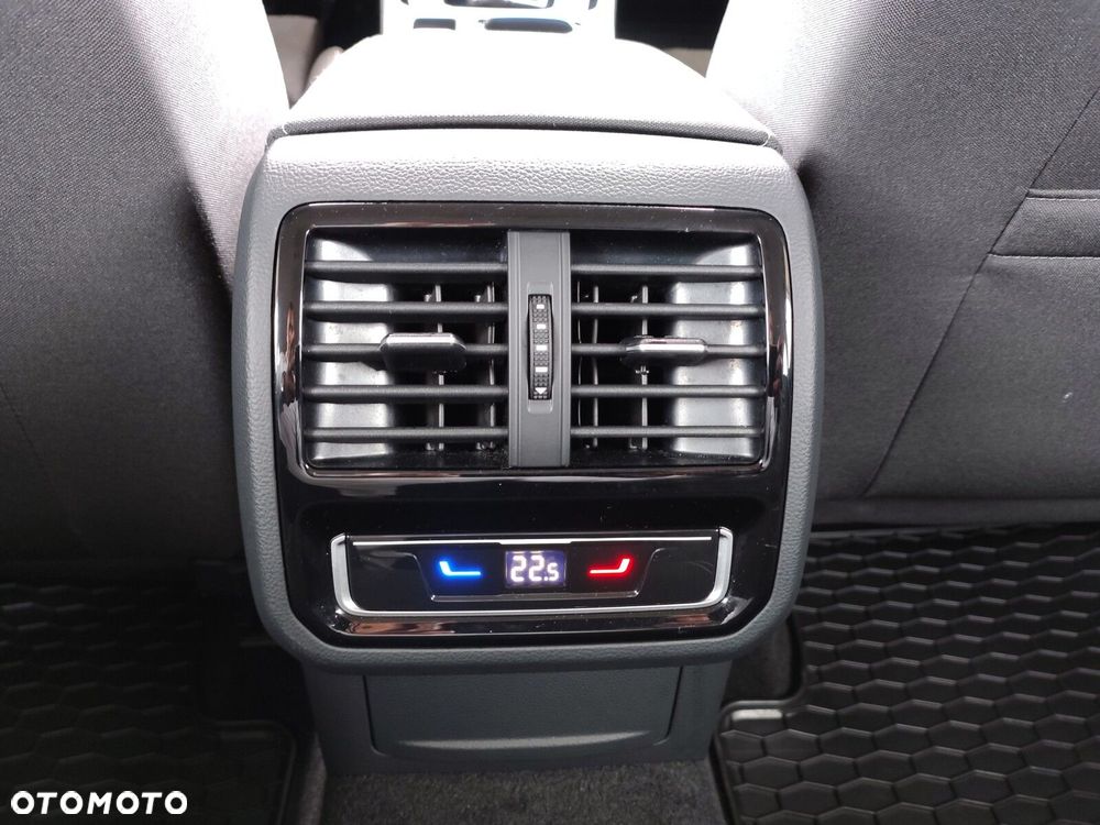 Volkswagen Passat - 24