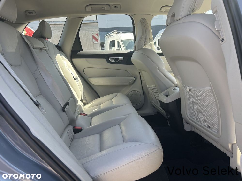 Volvo XC 60 - 25