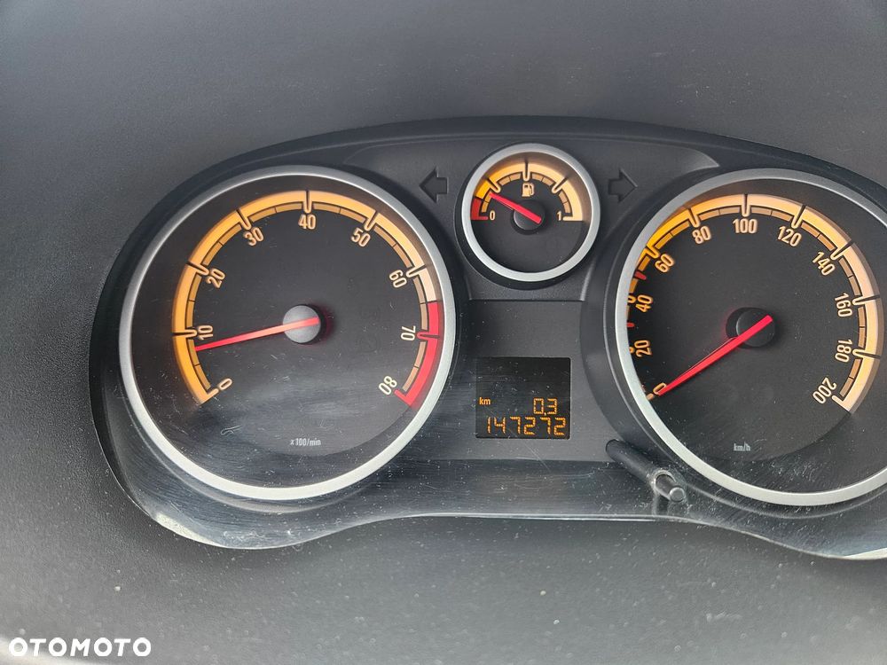 Opel Corsa 1.4 16V Cosmo - 8