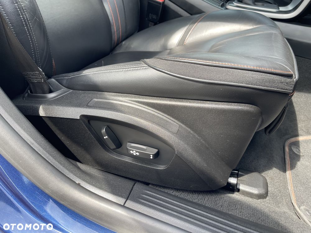 Volvo V40 D4 Drive-E Ocean Race - 24