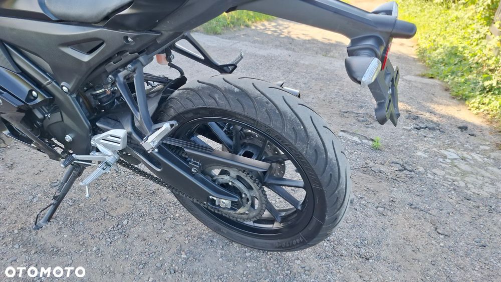 Yamaha YZF - 12