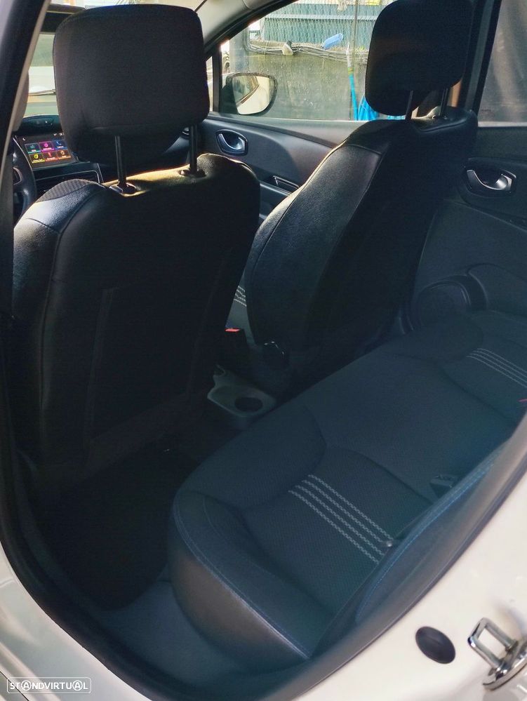 Renault Clio Sport Tourer 0.9 TCe GT Line - 24