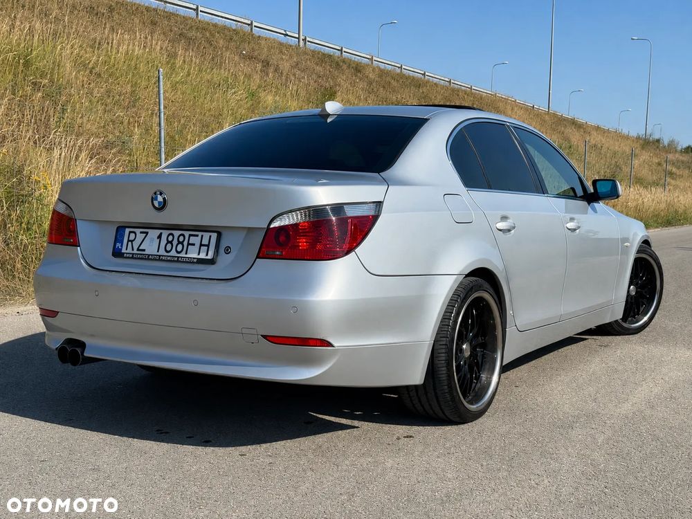 BMW Seria 5 520i - 5