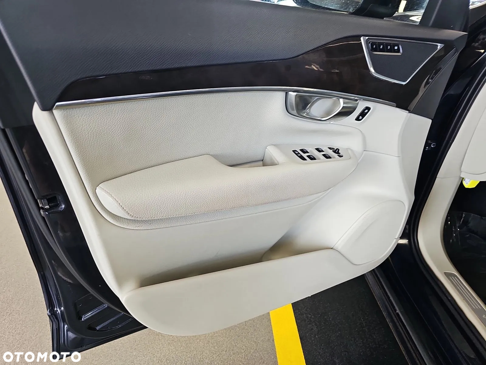 Volvo XC 90 T6 AWD Momentum 7os - 15