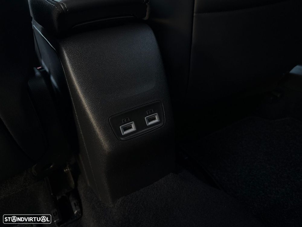 Peugeot e-2008 50 kWh Allure Pack - 42