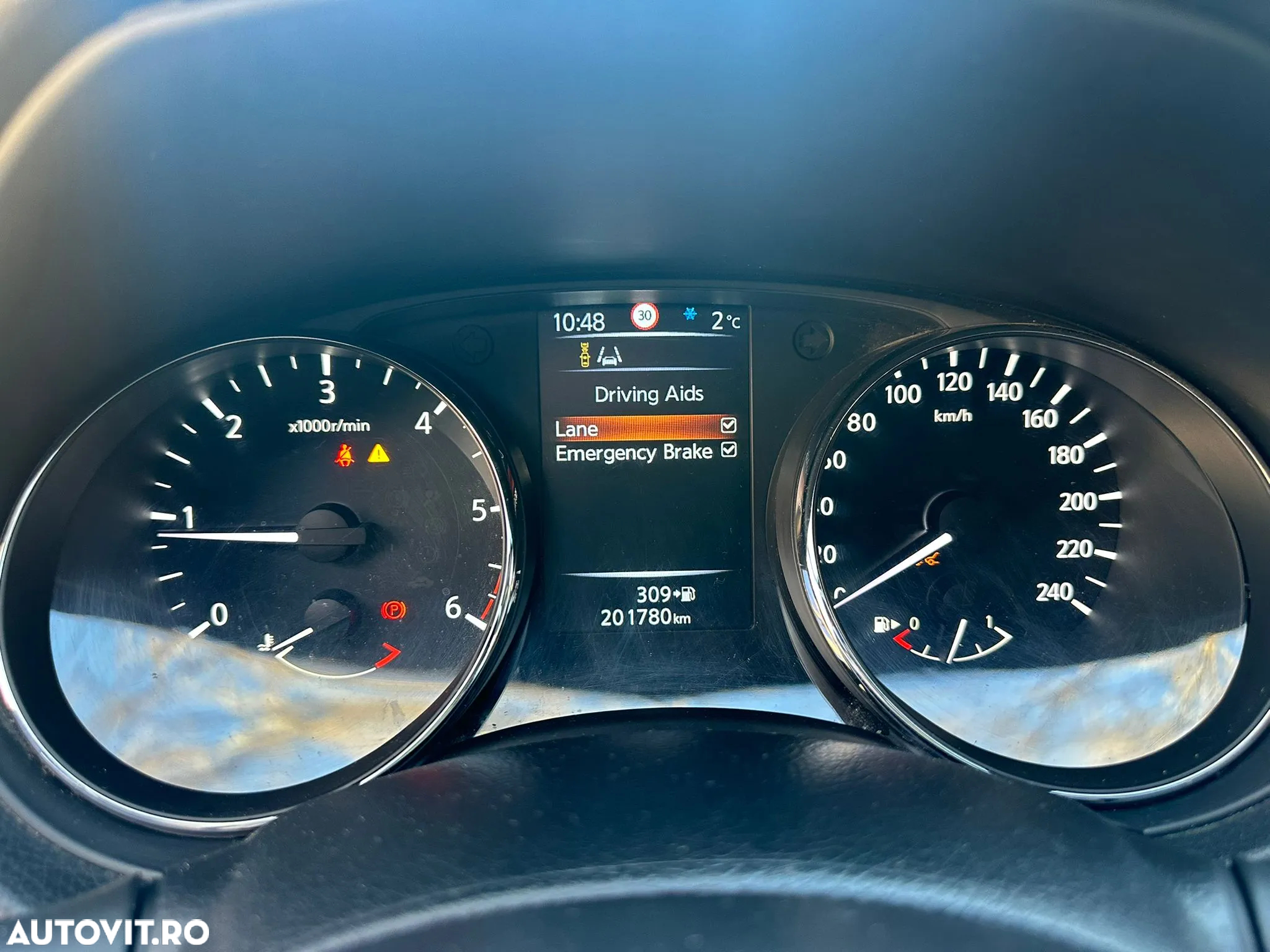 Nissan Qashqai 1.5 DCI Start/Stop N-Connecta - 8