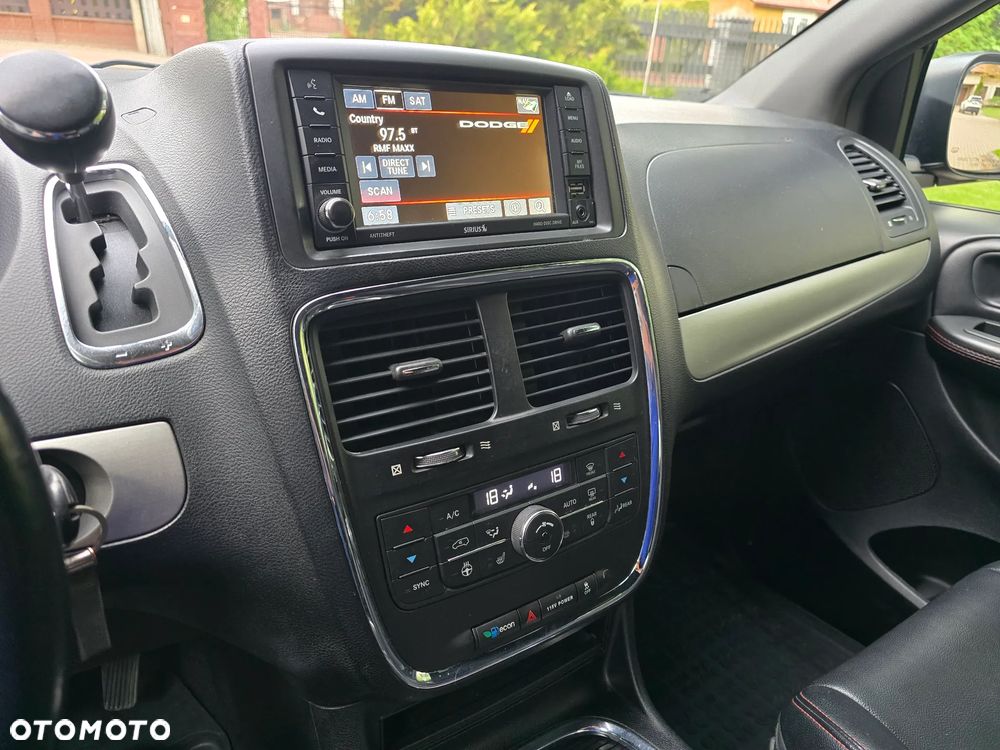 Dodge Grand Caravan - 28
