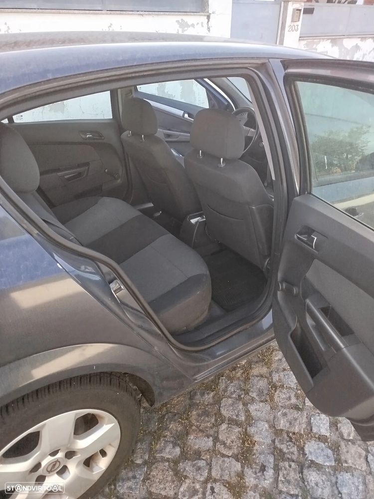 Opel Astra 1.3 CDTi Cosmo - 4