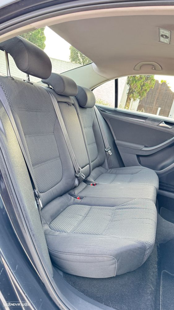VW Jetta - 9