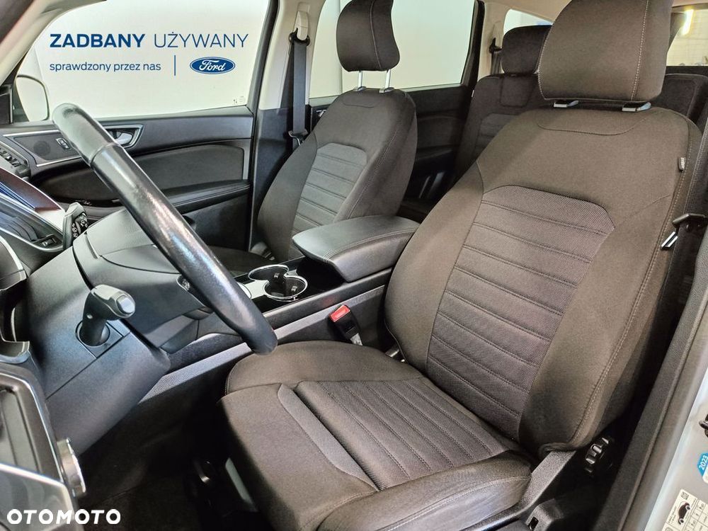 Ford S-Max - 14