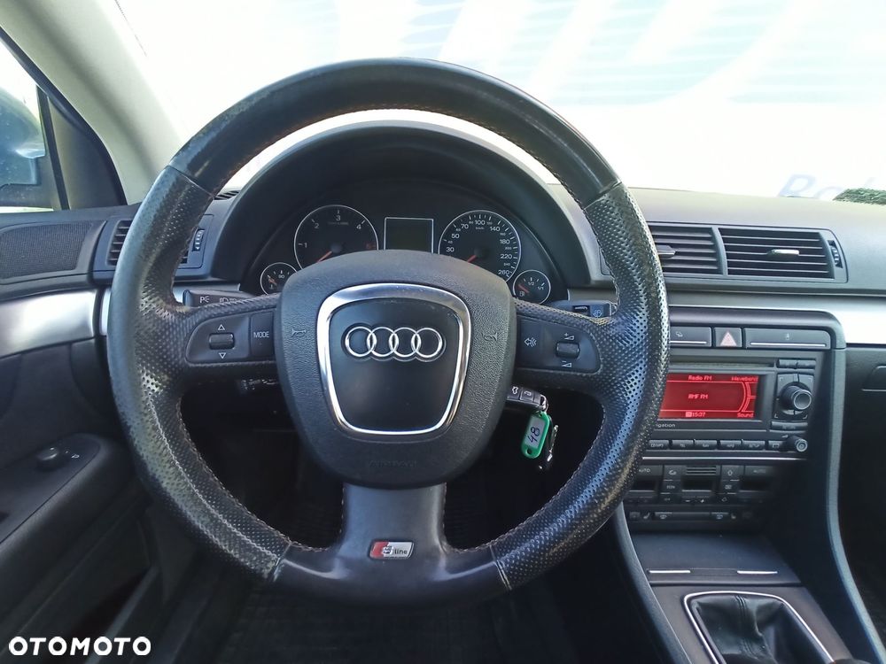 Audi A4 Limousine - 15