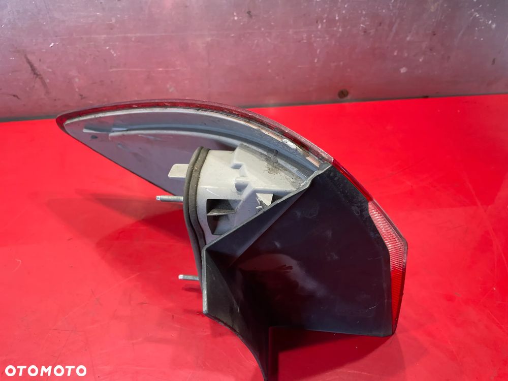 FORD MONDEO IV MK4 KOMBI LAMPA PRAWA TYŁ TYLNA - 2