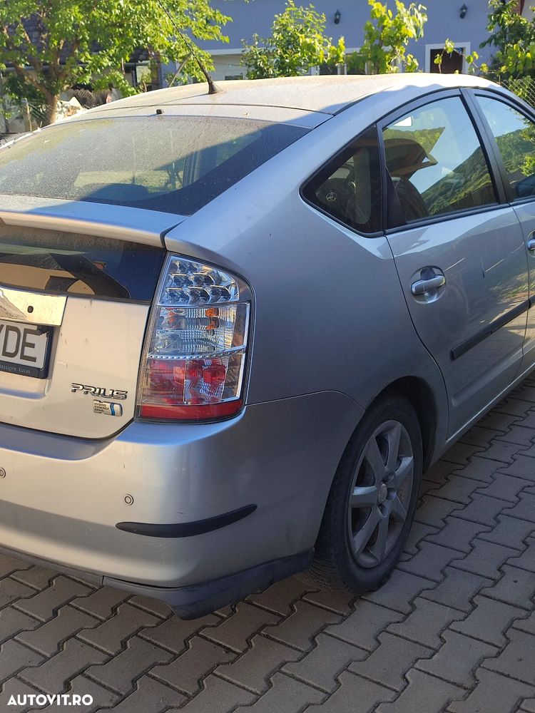 Toyota Prius (Hybrid) Luna - 7