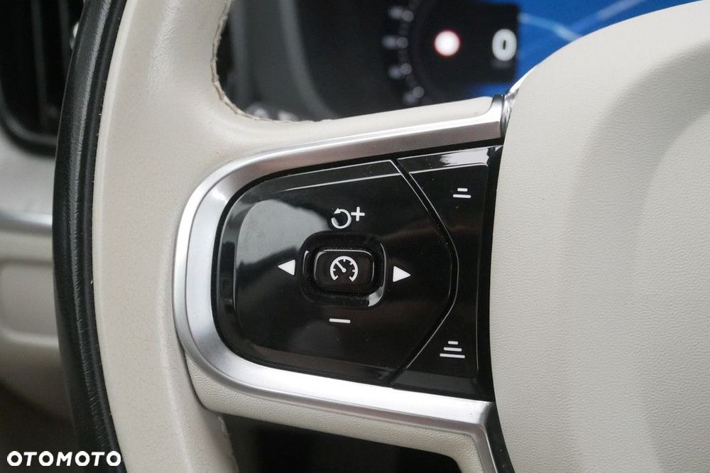Volvo XC 60 - 26