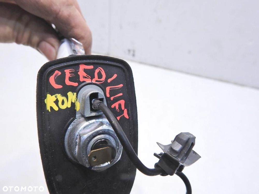 ANTENA DACHOWA KIA CEED I LIFT KOMBI - 2