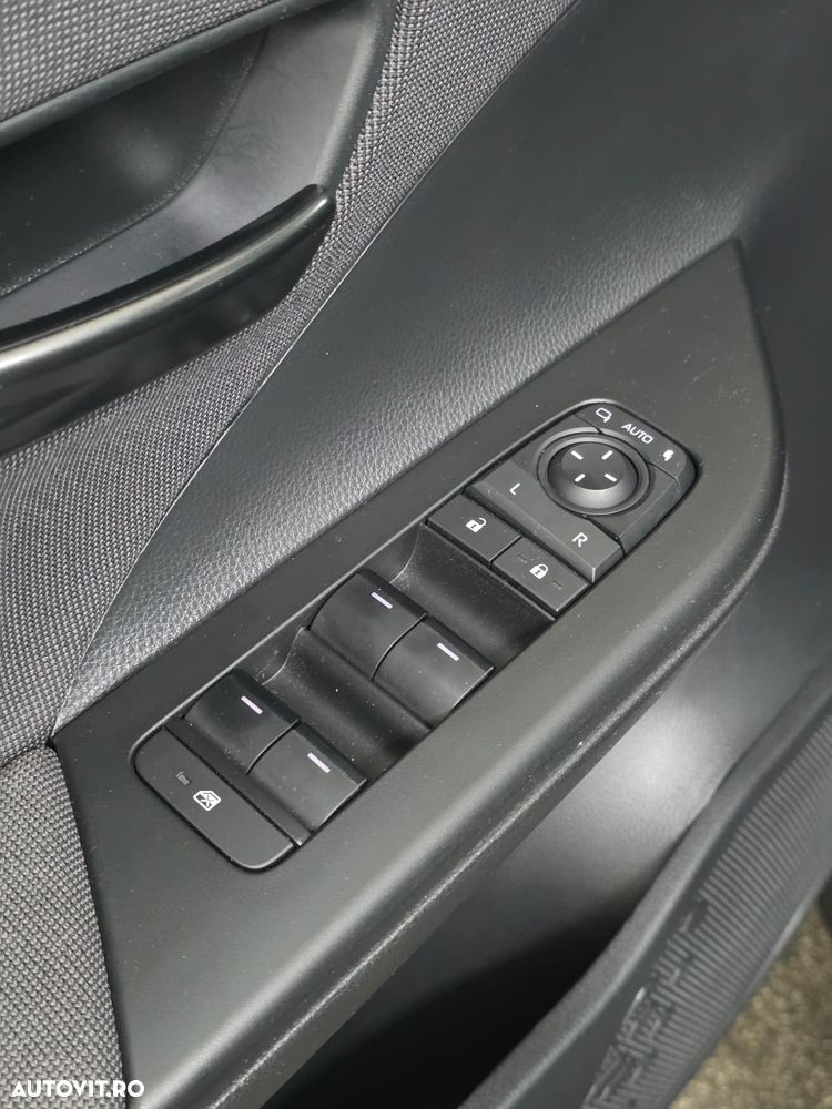Toyota C-HR 1.8 HEV 140 CP 4x2 CVT Dynamic - 11