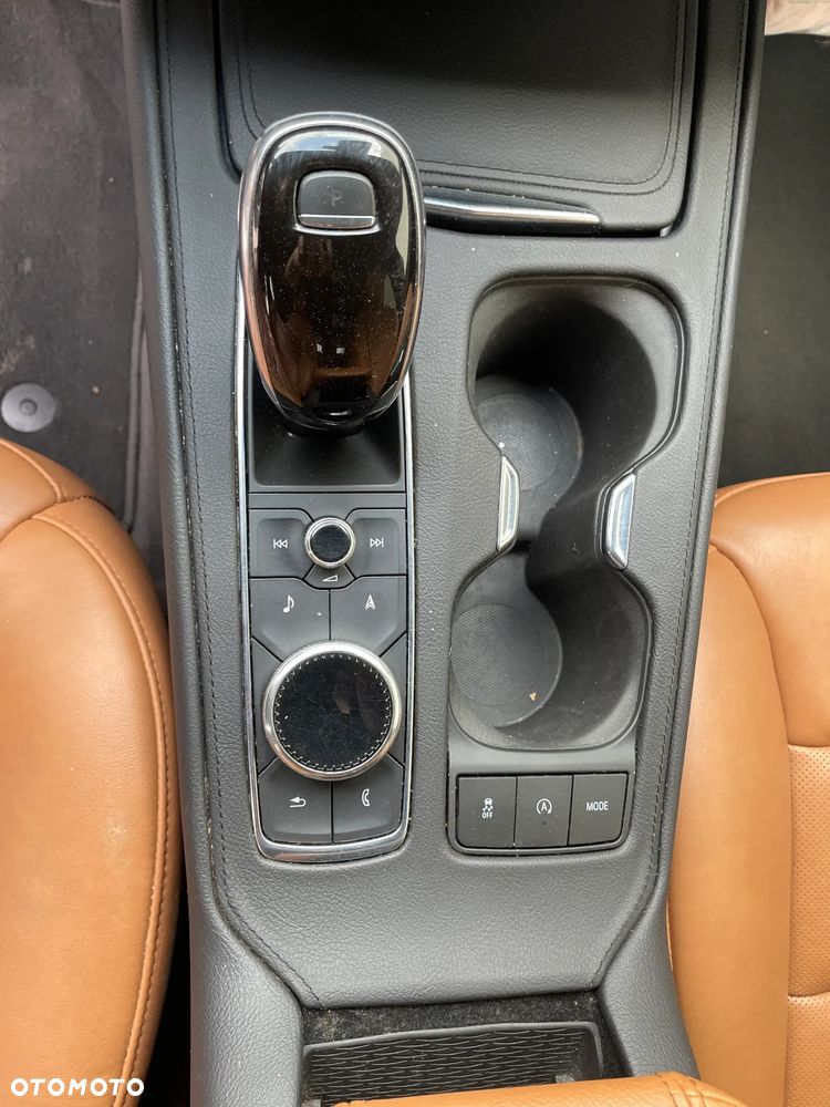 Cadillac XT4 w całości lub na części - 15
