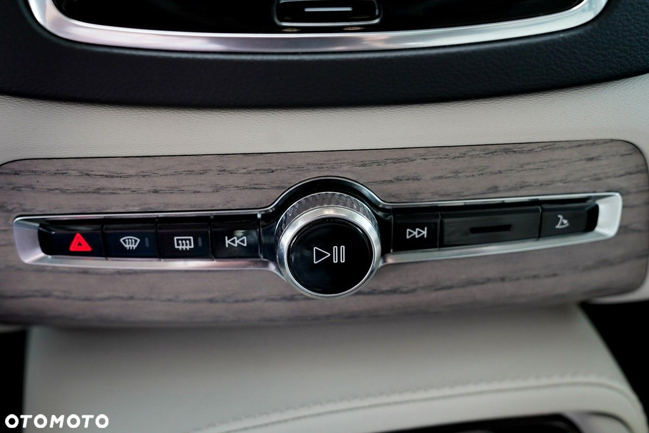 Volvo XC 90 - 36