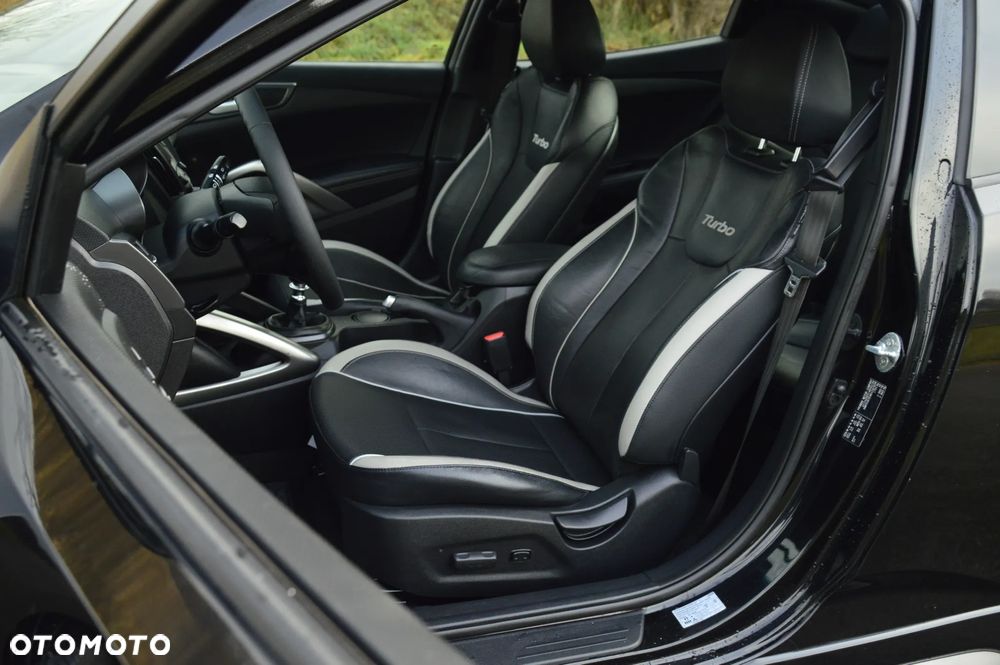Hyundai Veloster - 27