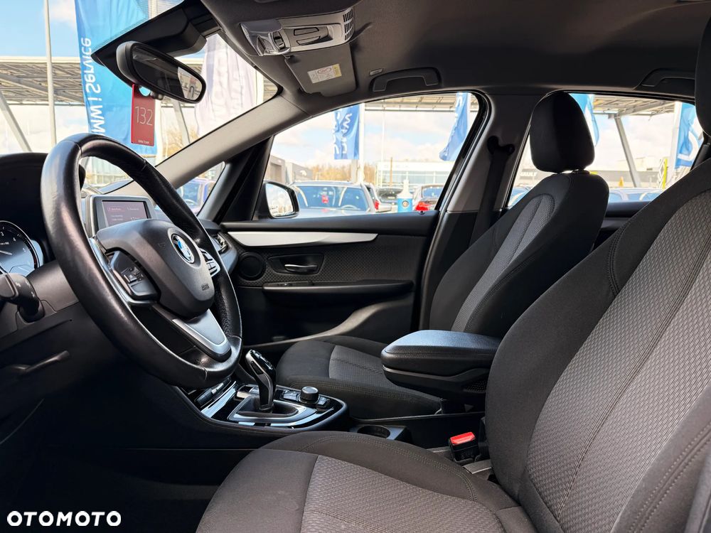 BMW Seria 2 218d - 26
