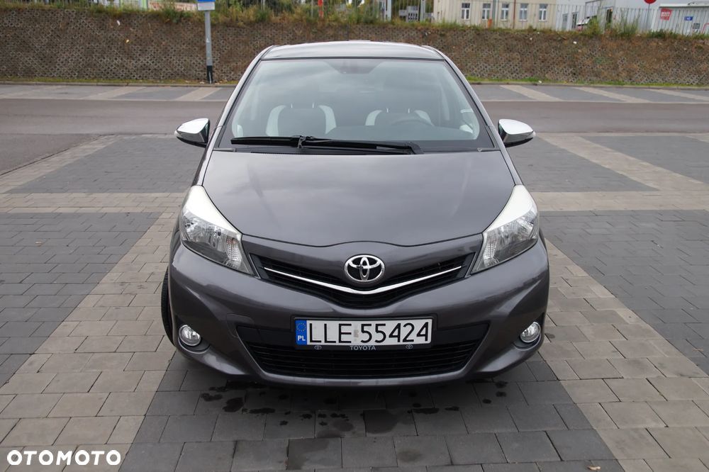 Toyota Yaris 2014 photo 2