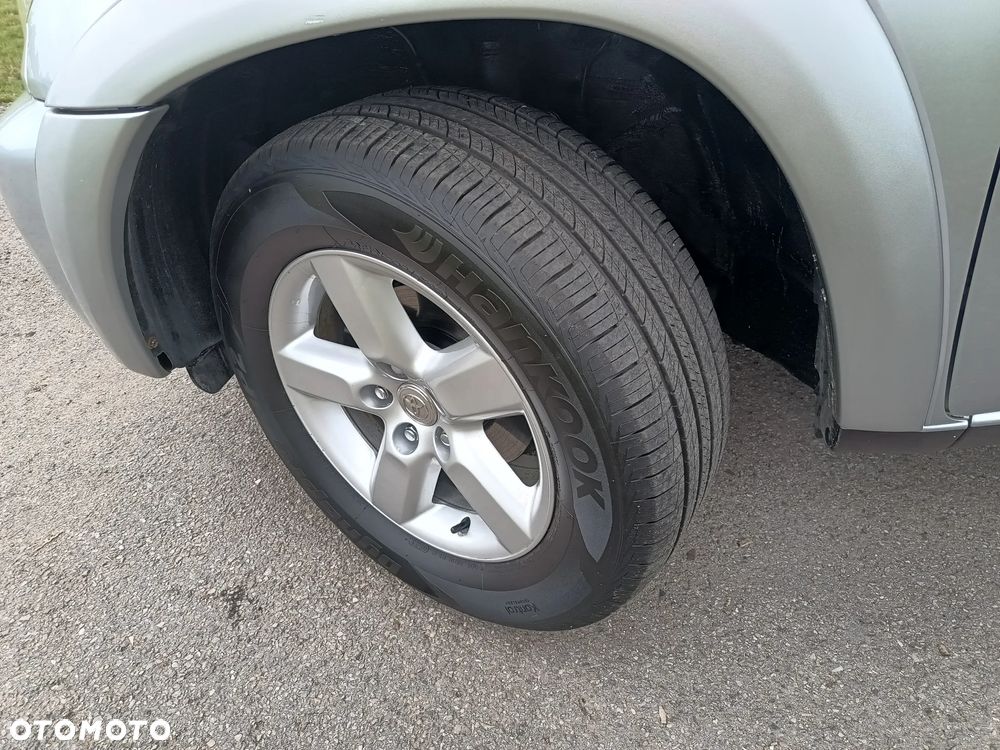 Toyota RAV4 D-4D 4x4 - 16