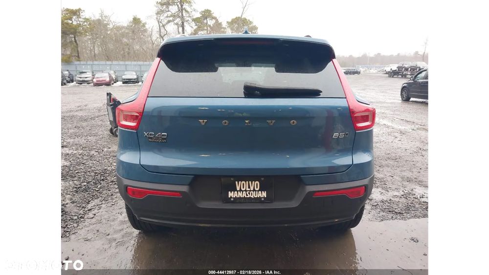 Volvo XC 40 B5 AWD Ultimate Dark - 8