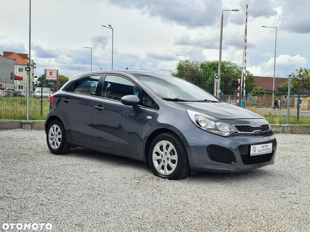 Kia Rio 1.2 L - 8