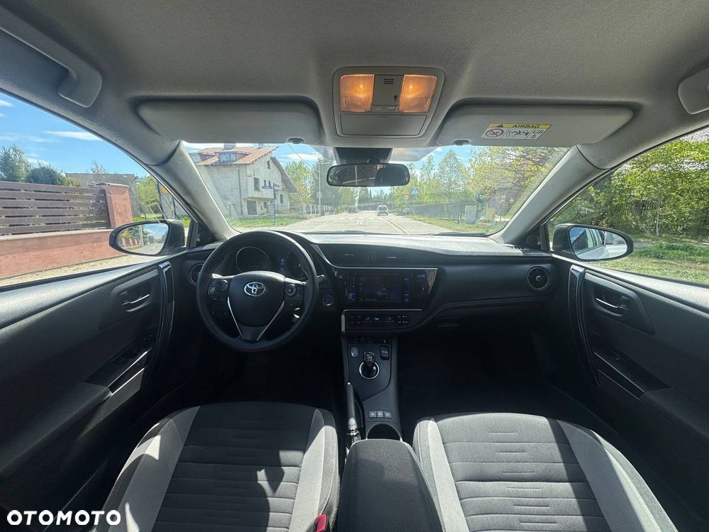 Toyota Auris - 11