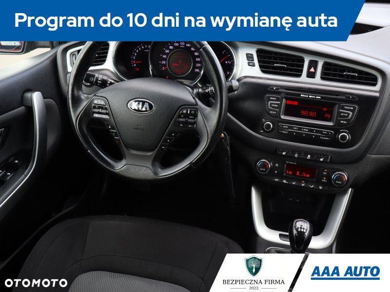 Kia Ceed - 8