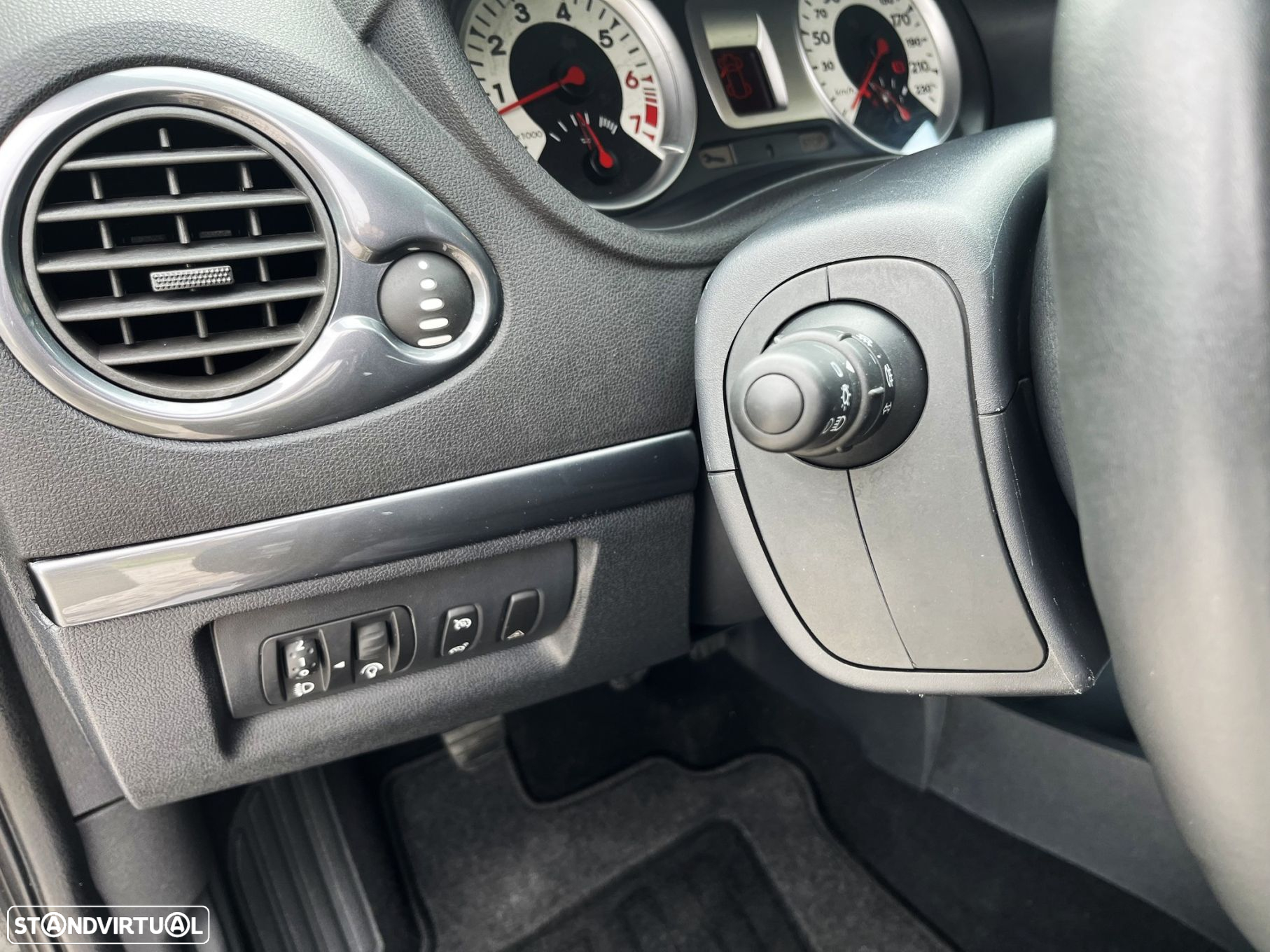 Renault Clio 1.2 TCE Dynamique S - 22
