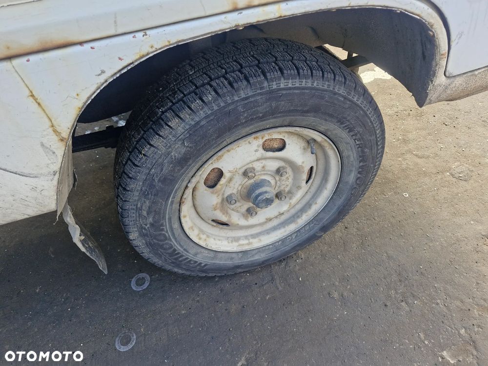 Kia CERES : Kia CERE pojazd na części: maska, zderzak, drzwi, szyby, lusterka, chłodnica.... - 27