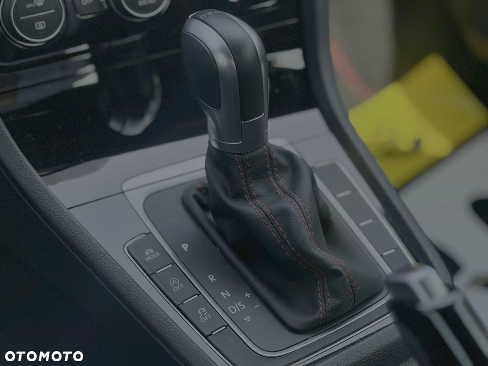 Volkswagen Golf - 20